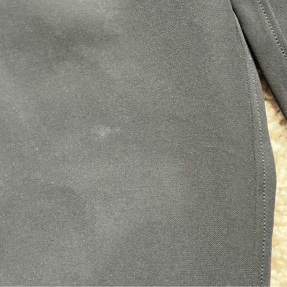 Lululemon On The Fly Crop *Woven 23